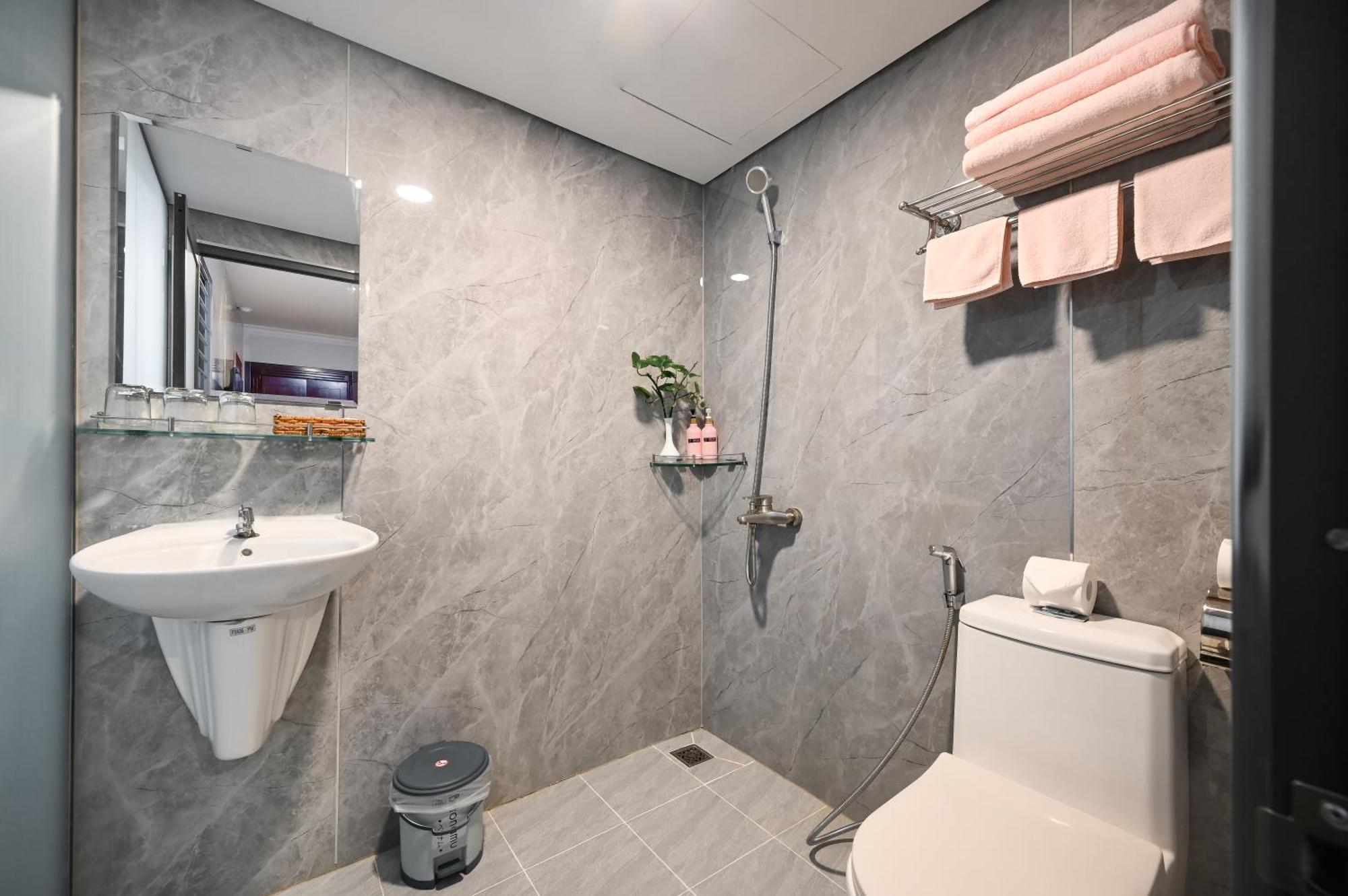 Pink Boutique Ben Thanh Hotel